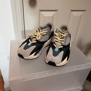 yeezy wave runner 700